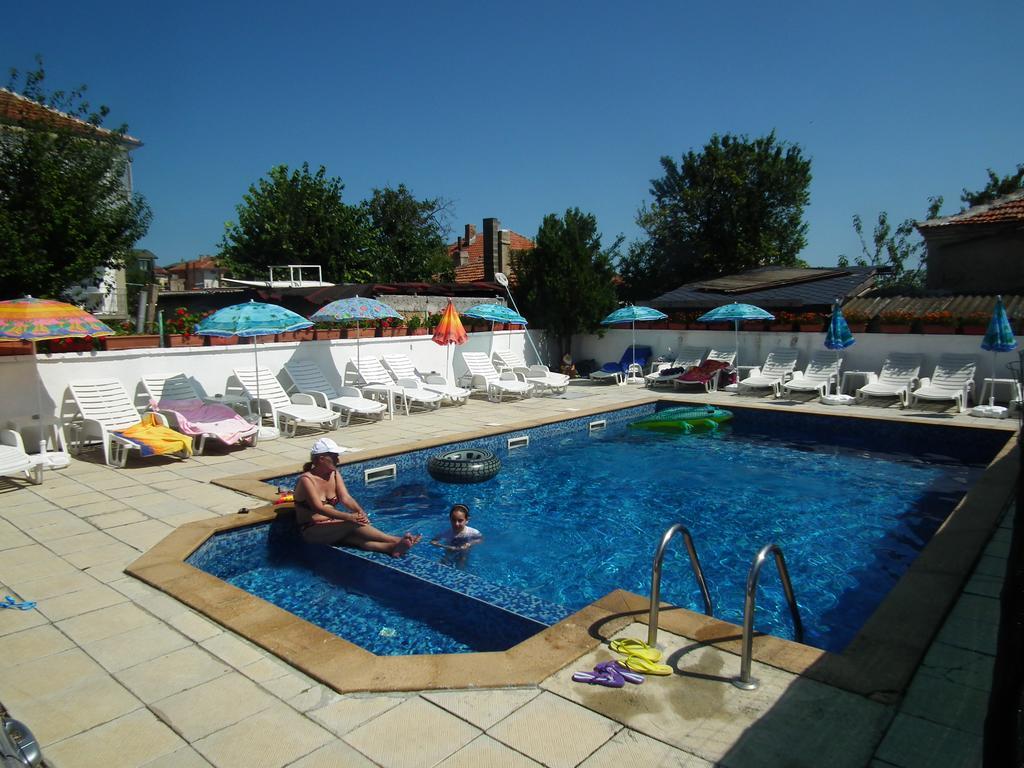Guest House Olimpiya Sveti Vlas Esterno foto