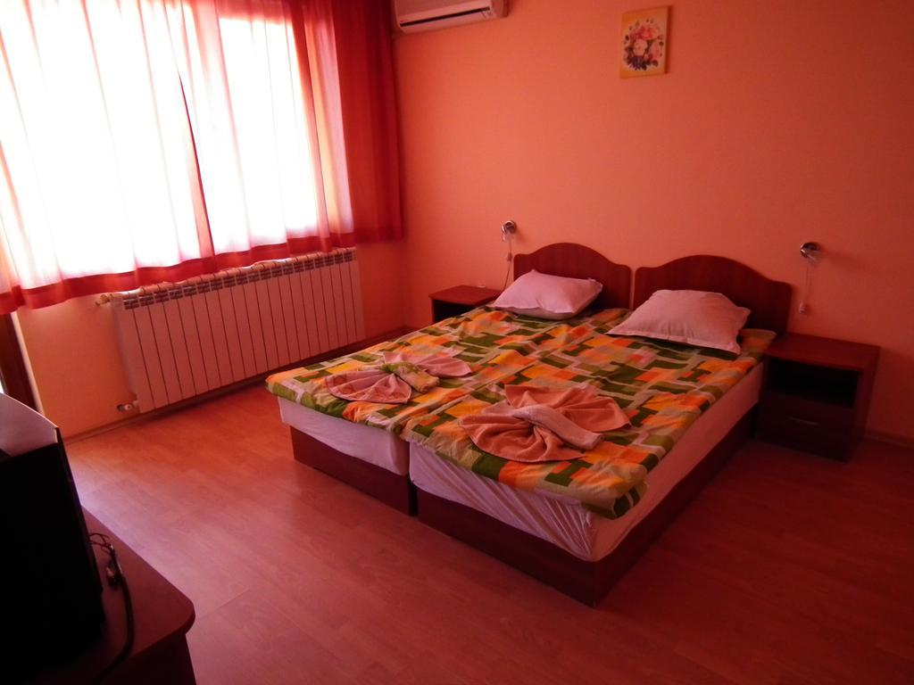 Guest House Olimpiya Sveti Vlas Esterno foto